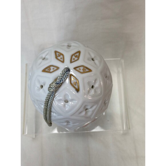 Prestige Place Venetian Collection Porcelain Hanging Potpourri Scent Holder - Picture 5 of 9